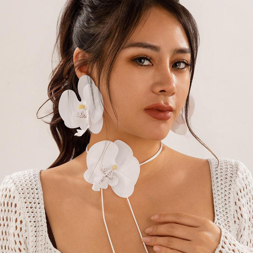 Phalaenopsis Flower Choker Necklace - Elegant Long Statement Jewelry for Women
