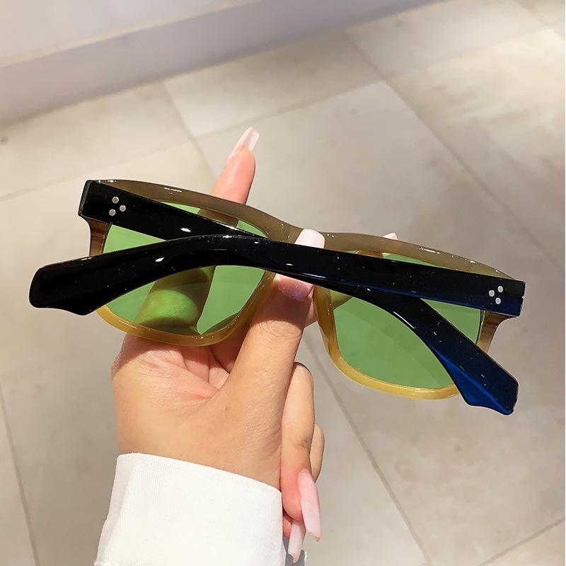 Classic Rivet Square Sunglasses For Men Women Vintage Trendy Luxury Designer Punk Big Frame Shades Fashion Sun Glasses