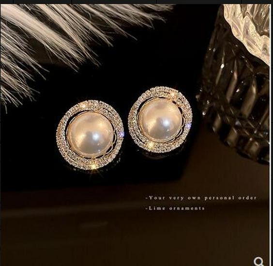 2025 New French Pearl High-End Luxury Earrings for Women - Unique Niche Design, Hot-Selling Studs