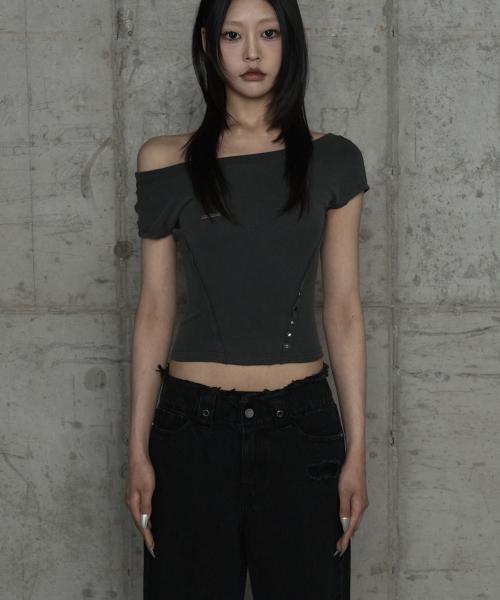 ETRE AU SOMMET Pigment Damage Panel Short Top (Dark Gray)