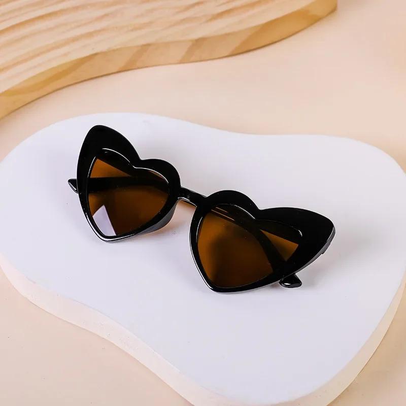 

Fashion Kids Sunglasses Heart-Shaped Sunglasses Children Sun Glasses Cute Love Heart Glasses Vintage UV400 Protection Eyewear