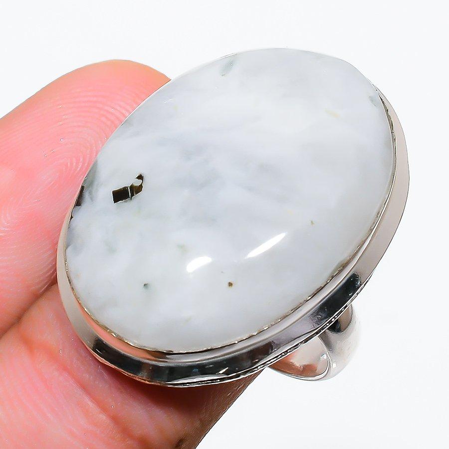 

Natural Rainbow Moonstone Gemstone 925 Sterling Silver Gift Ring Size 8 P9L83