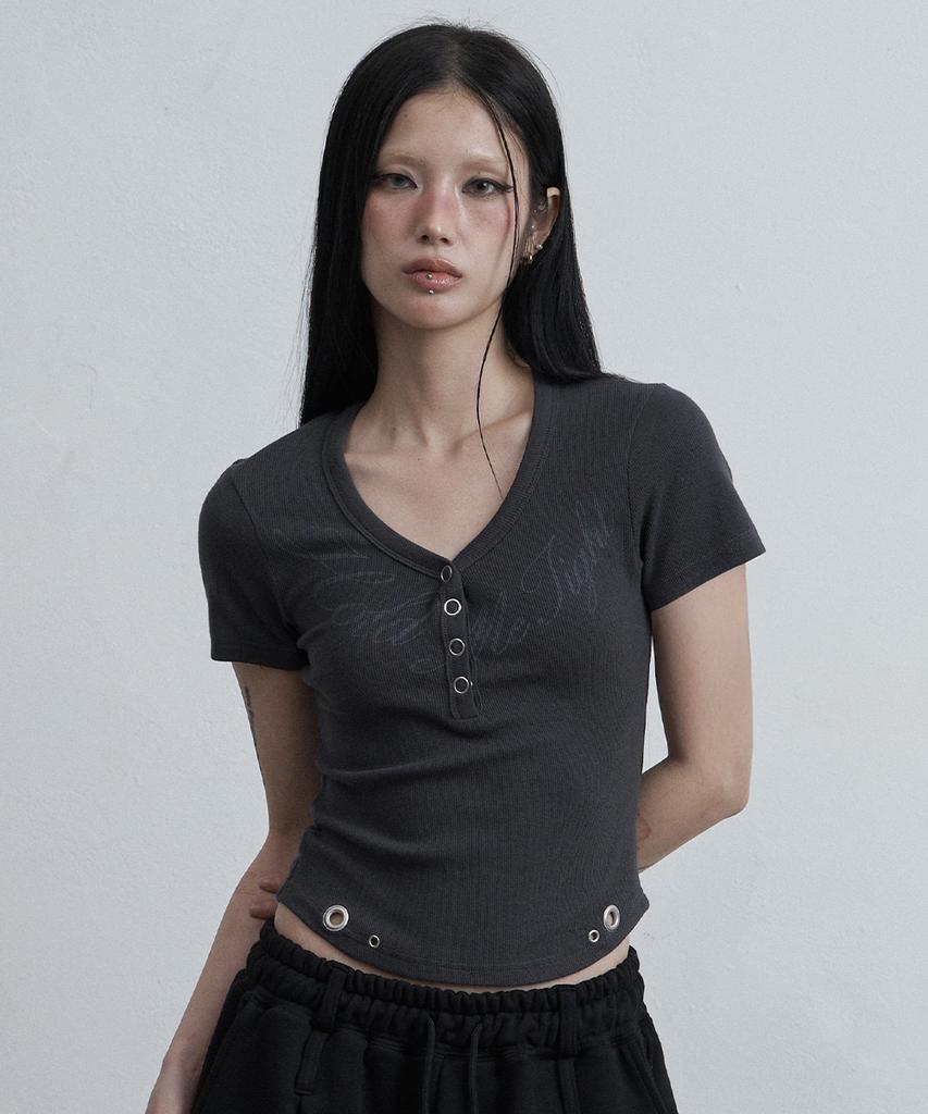 Aejeuyua Henry V-Neck Hold T-Shirt Charcoal