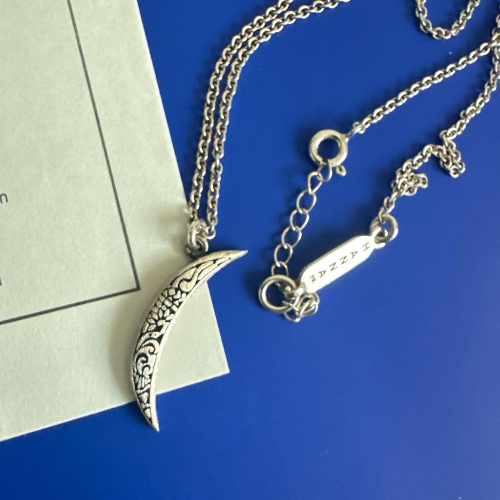 [USED] HANNA Hanna Crescent Moon Silver Necklace Jimin BTS