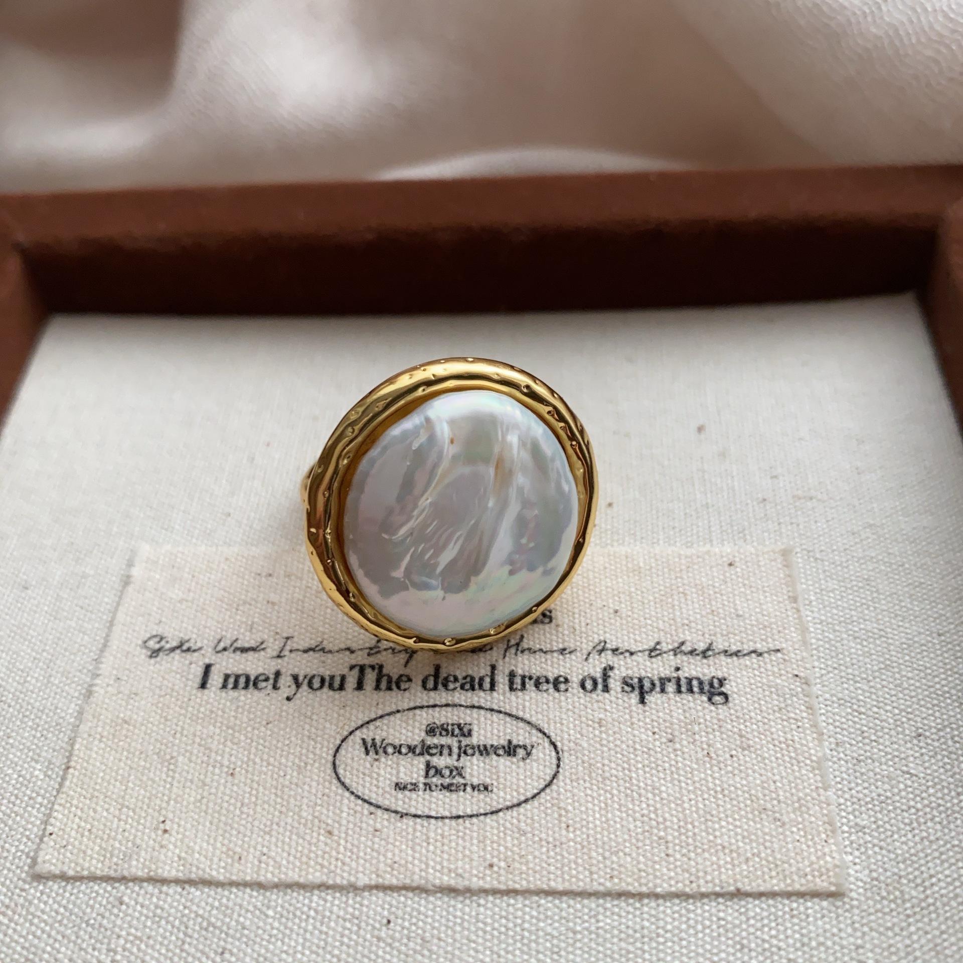 

European and American light luxury French retro niche design sense freshwater pearl high sense round opening macaron ring women