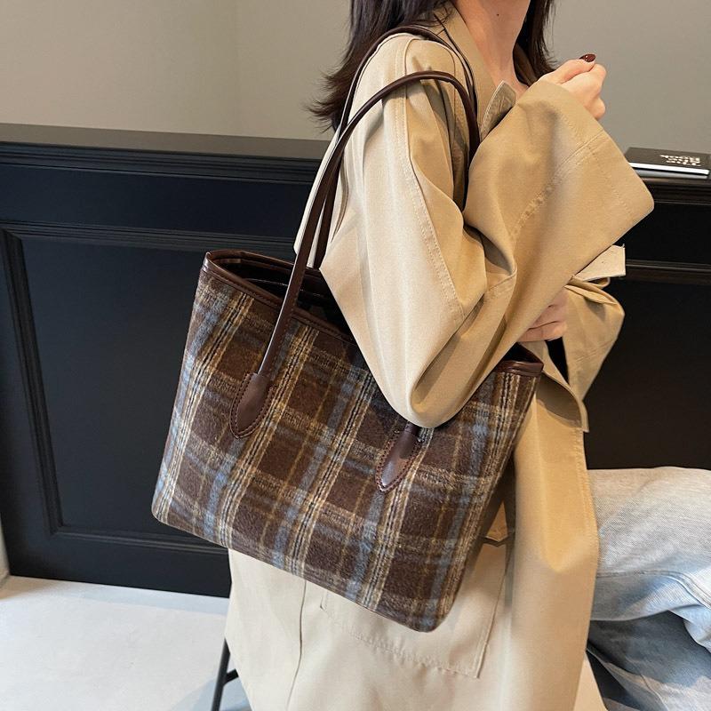 Leisure commuting large-capacity plaid bag women's new autumn and winter versatile shoulder bag casual tote bag