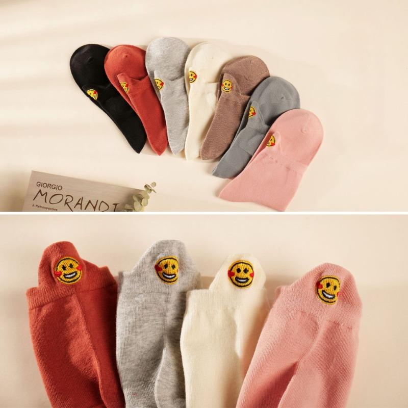 Socks Women's Autumn Lift Ear Mid-calf Socks Simple Embroidery Women's Socks Do Not Fall Off The Heel Anti-odour Sweat Boneless Socks