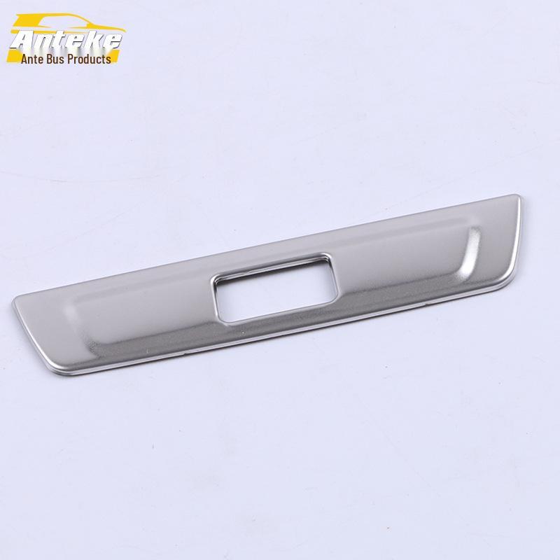

2020 Baojun RS3 Rear Row USB Port Cigarette Lighter Decorative Frame Sticker