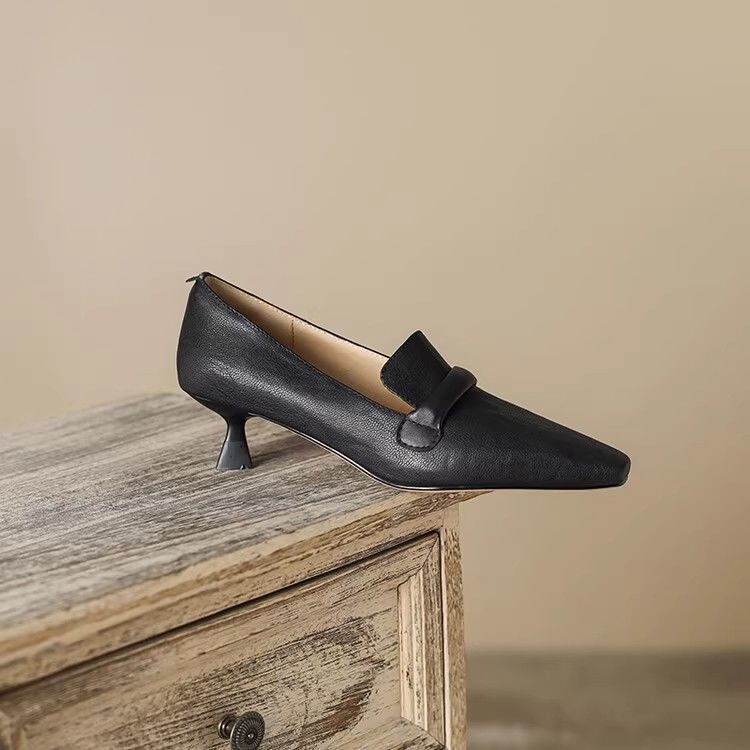 2025 New Retro French Simple Temperament High-end Niche Shoes Fashion Pointed Thin Heel Soft Leather Women's Single Shoes