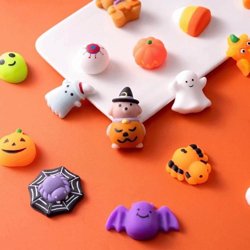 50Pcs Anxiety Relief Halloween Squeeze Toys Soft Realistic Pumpkin Pinch  for Kids Adults