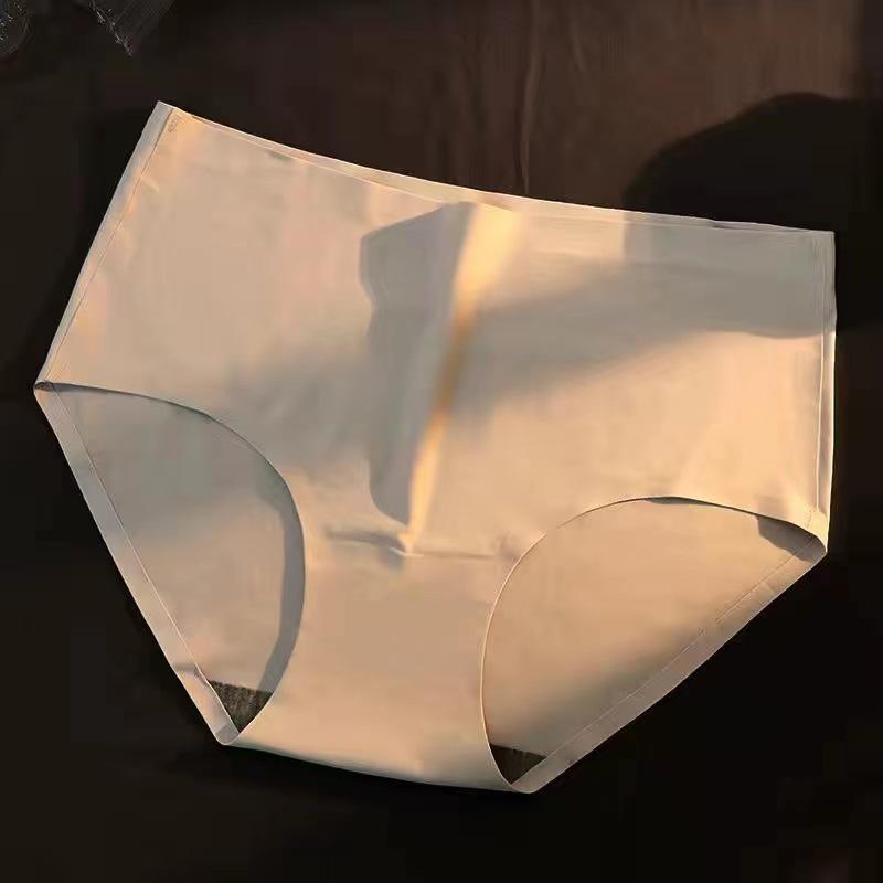 810 Seamless Ice Silk Women's Mid-Waist Panties - Summer Thin, Breathable, Sexy Girlish Style with Pure Cotton Crotch
