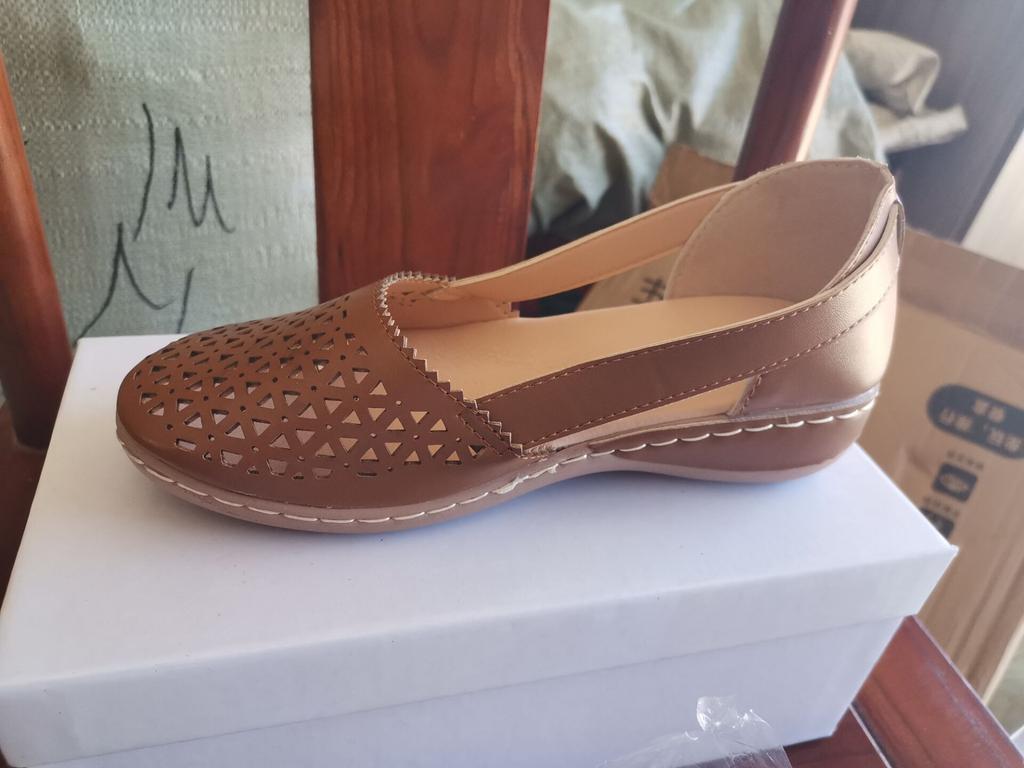 Wunsch Außenhandel neue Tasche Fersenloch Schuhe 2025 Frühling und Sommer europäisch und amerikanisch runde Zehe Keilabsatz große Größe flache Damen Sandalen