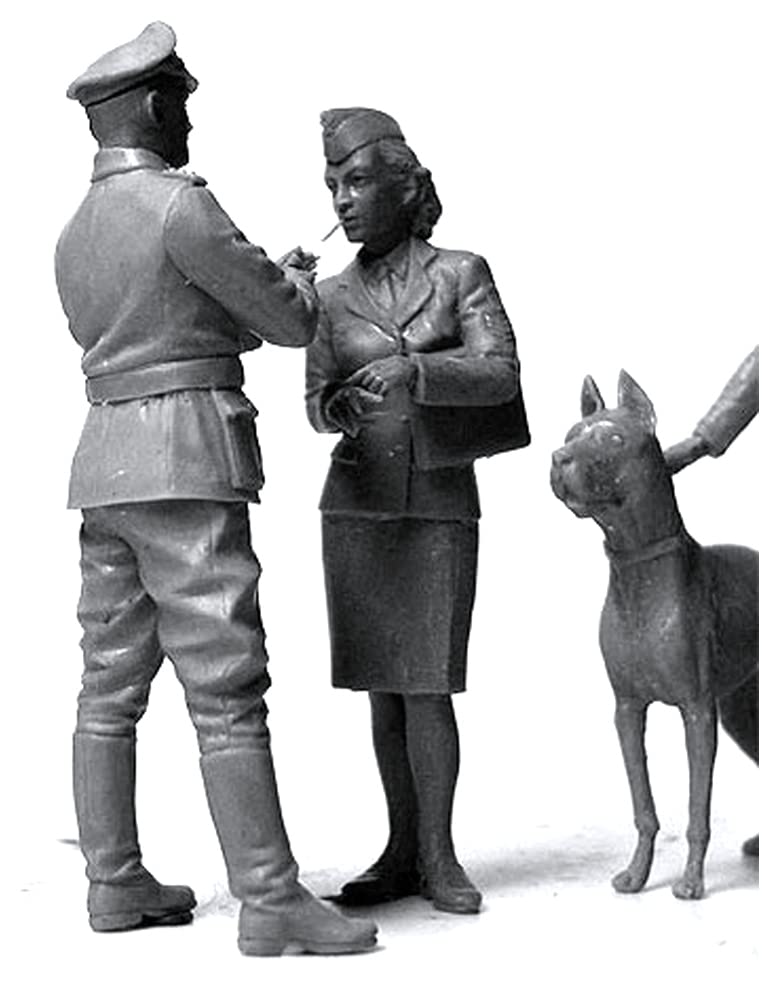 Master Box German 2 Female Crew Officer and Large Dog Set Plastic Model MB35057 1/35 Assistants, Member,