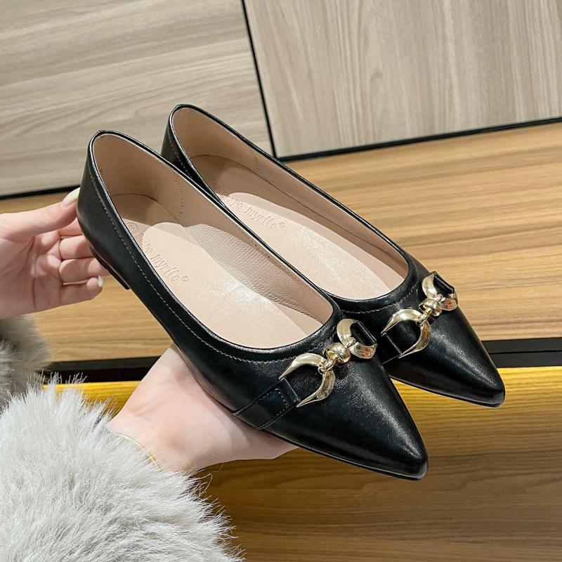 

Spring and Autumn new pointed high heels horse buckle light mouth thick heel soft leather soft bottom flat bottom casual commuting single shoes fashi 35 чёрный