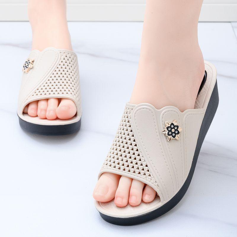 Ladies' Summer Non Slip Slippers New Fashionable Women's Thick Soled Home and Indoor