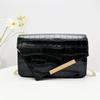 Crocodile pattern inclined cover decorative shoulder messenger bag new large-capacity commuter women's bag