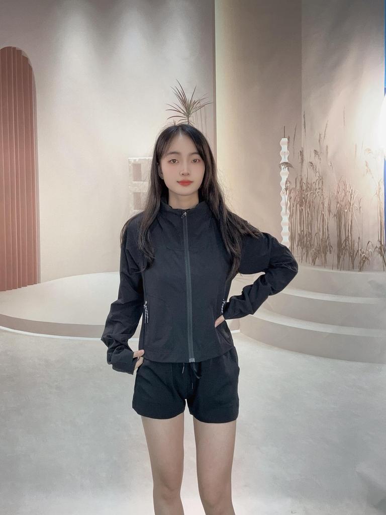 Women's Slim Fit Breathable Sports Jacket: Sun Protection for Spring & Autumn Outdoor Activities, Yoga, Hiking.