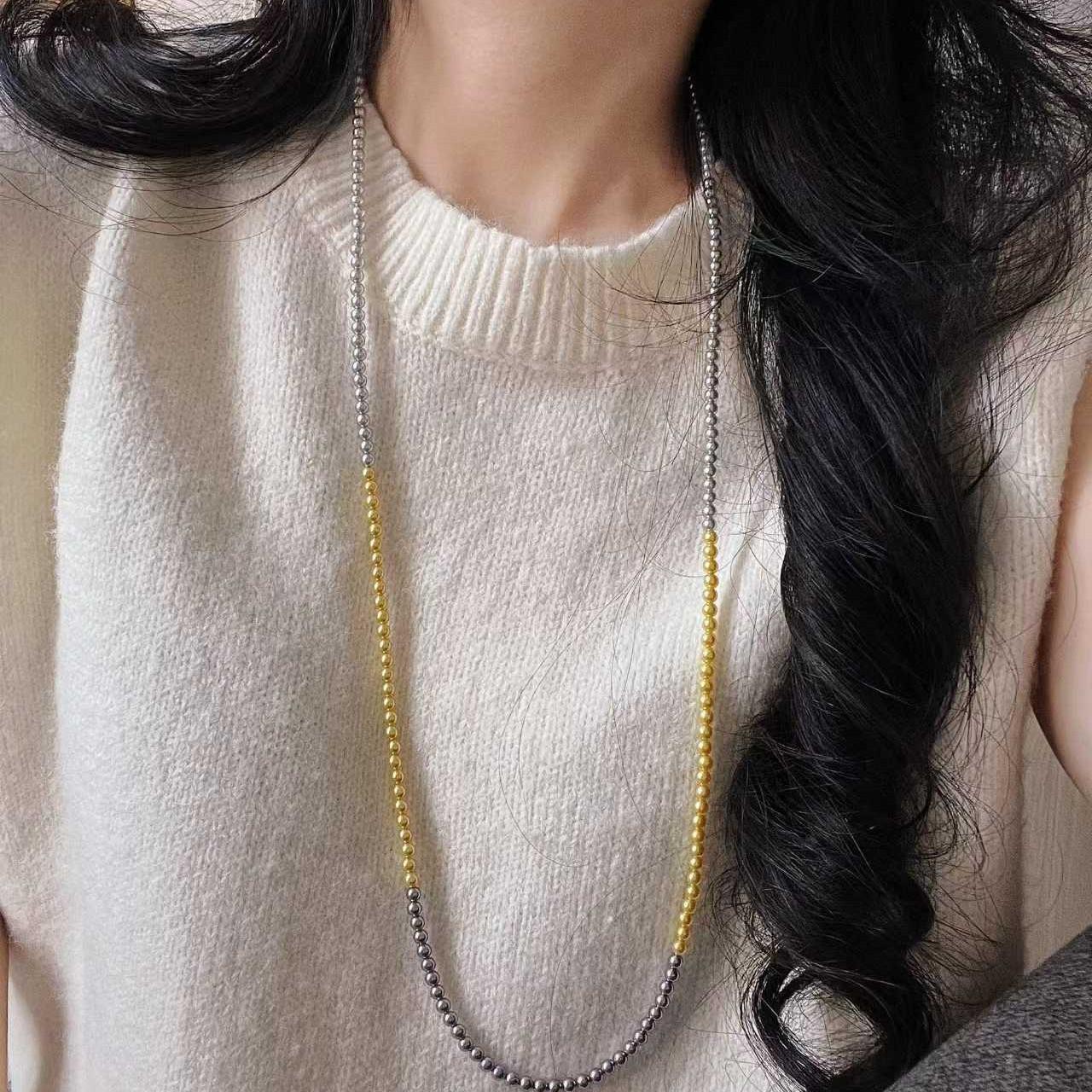 

Vintage High-Quality Artificial Crystal Pearl Mixed Color Contrasting Design Sweater Chain Necklace Collarbone Chain