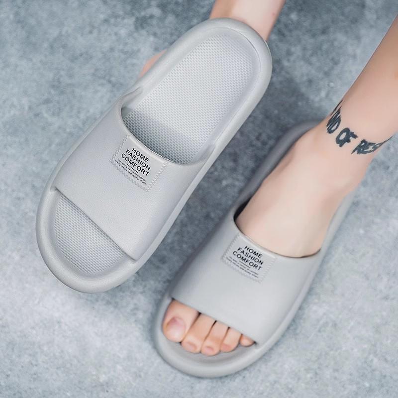 

Slippers men s summer wear trend indoor bath non-slip sandals beach sandals 45 сірий колір