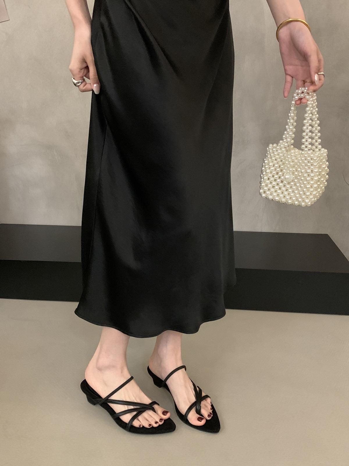 

French pointed thick heel strap sandals fairy shoes 2025 new summer with skirt toe silver Roman shoes 35