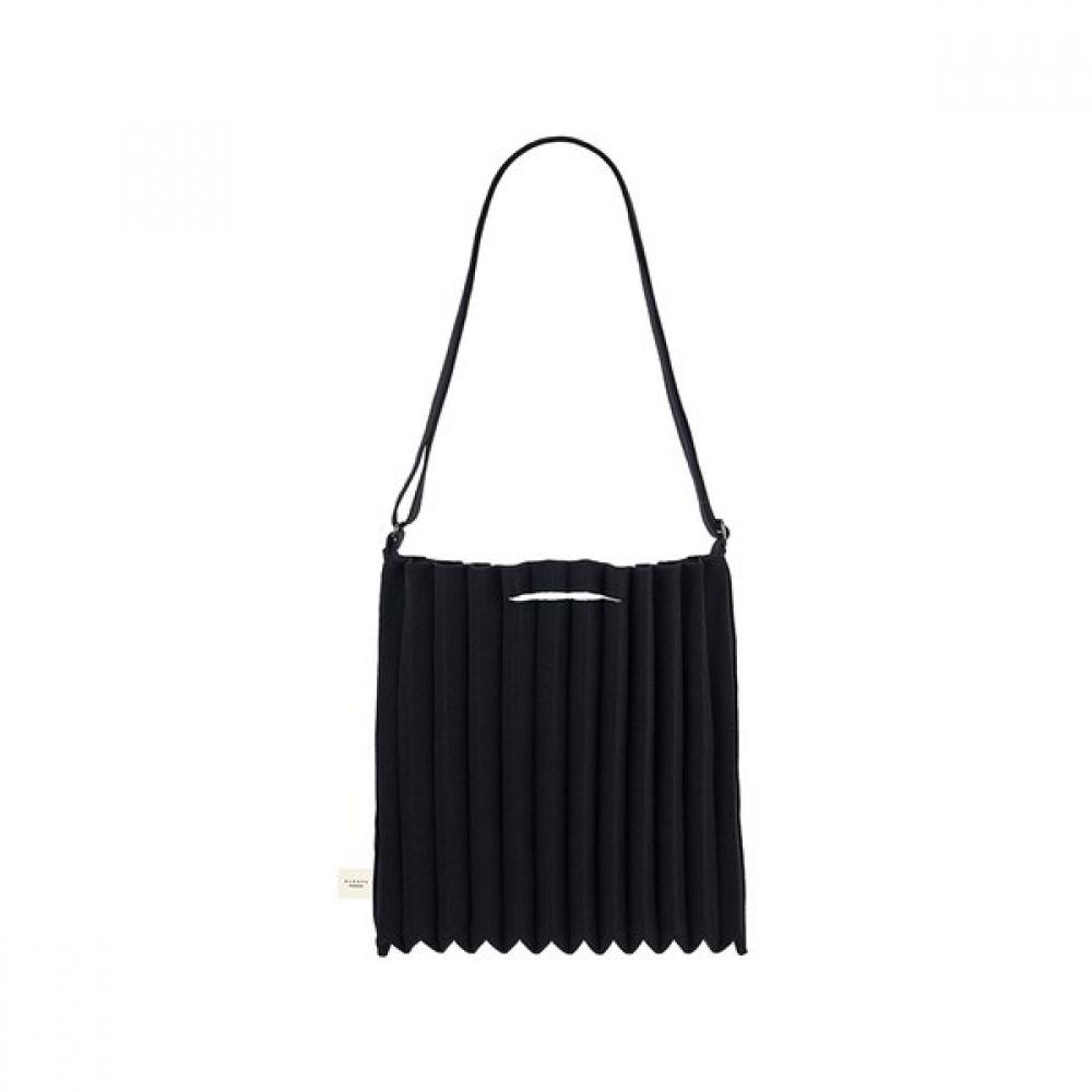 

Pleatsmama Black Studio Bag Single option