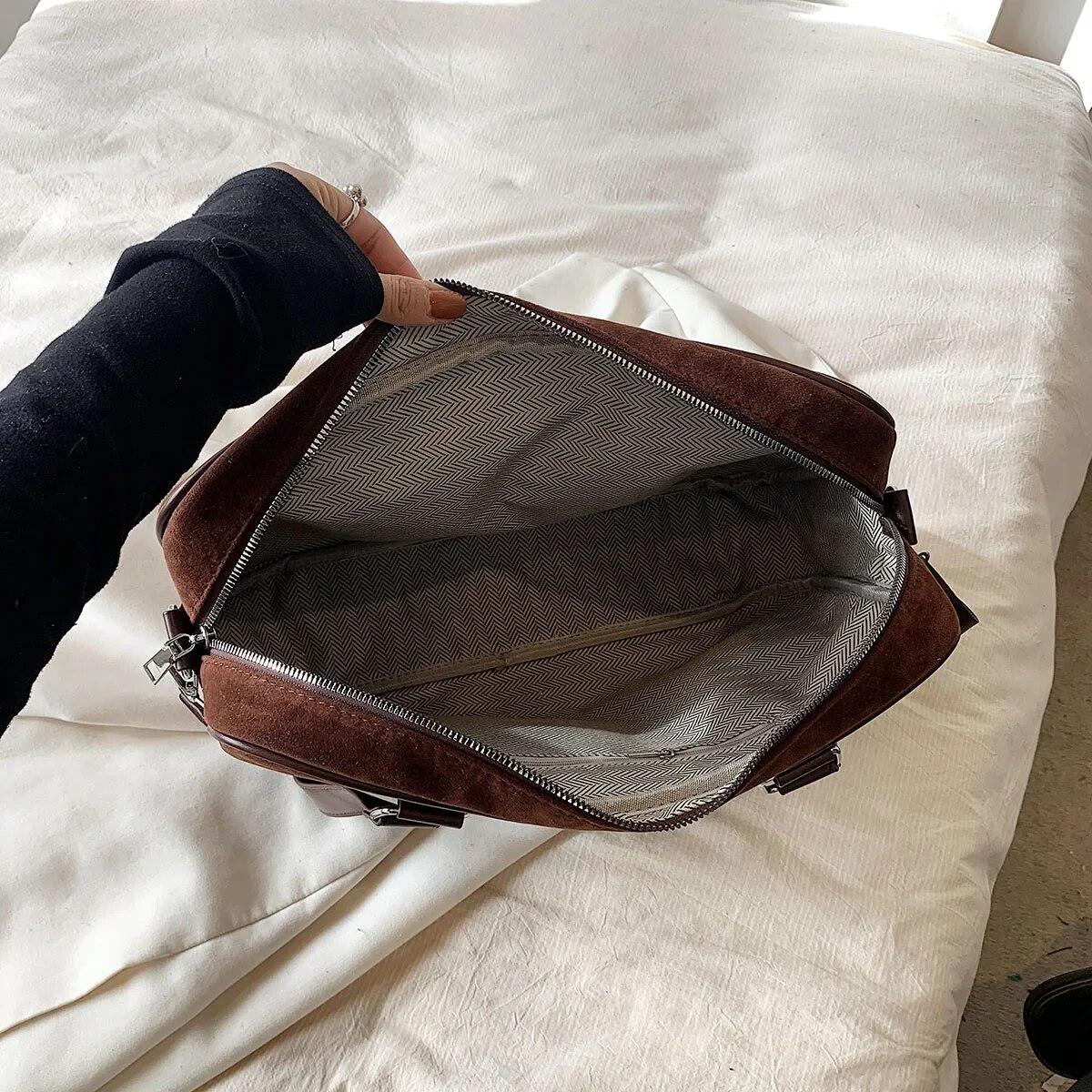 Кожаные бархатные сумки на плечо для женщин — фото 10