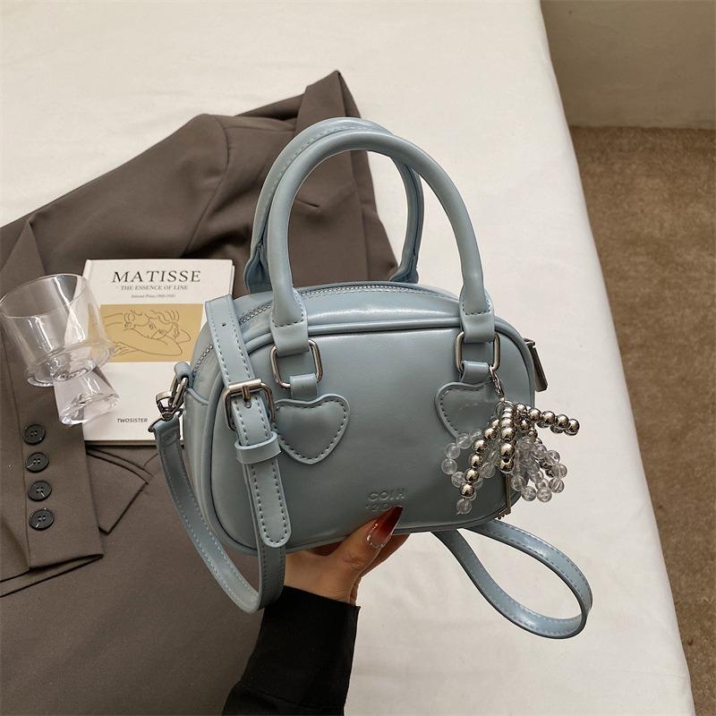 Niche Handbag 2025 New Fashionable Versatile Shoulder Bag Spring and Summer Simple and Advanced Messenger Pillow Bag