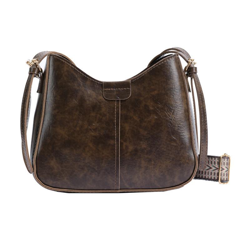 2024 New Retro Bag Female Korean Version Shoulder Bag Fashion Street Trend Leisure Commute Bucket Bag