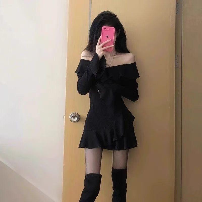 Spring and autumn new small black dress ruffle leaf edge v-neck horn sleeve Spice girl dress pure desire temperament slim hip wrap short