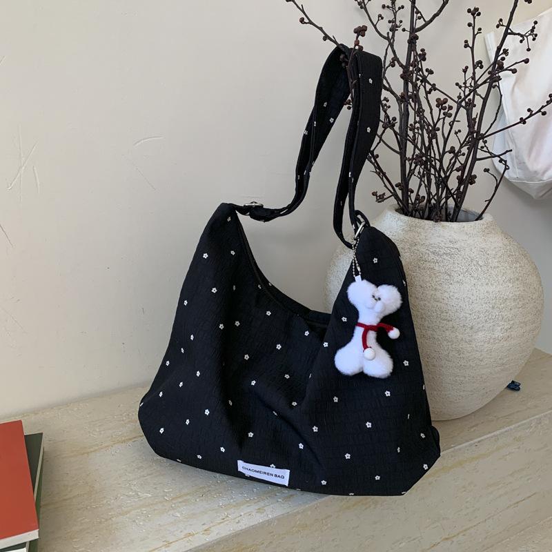 This Hand-held Shoulder Bag Is Fashionable Casual Fairy-like and Stylish with A Large Capacity