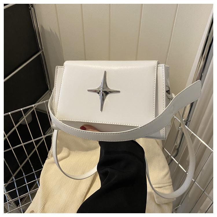 

Женская универсальная сумка 2024 года популярна в этом году, зимняя корейская версия, сумка-мессенджер через плечо, маленькая квадратная сумка, женская сумка с темпераментом белый