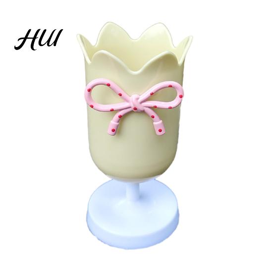 Textured Pen Holder Tulip Cute Desktop Organizer for Girls Students Smooth Surface Multi-Function Pencil Cup Desk Decor Home Office Wear-resistant