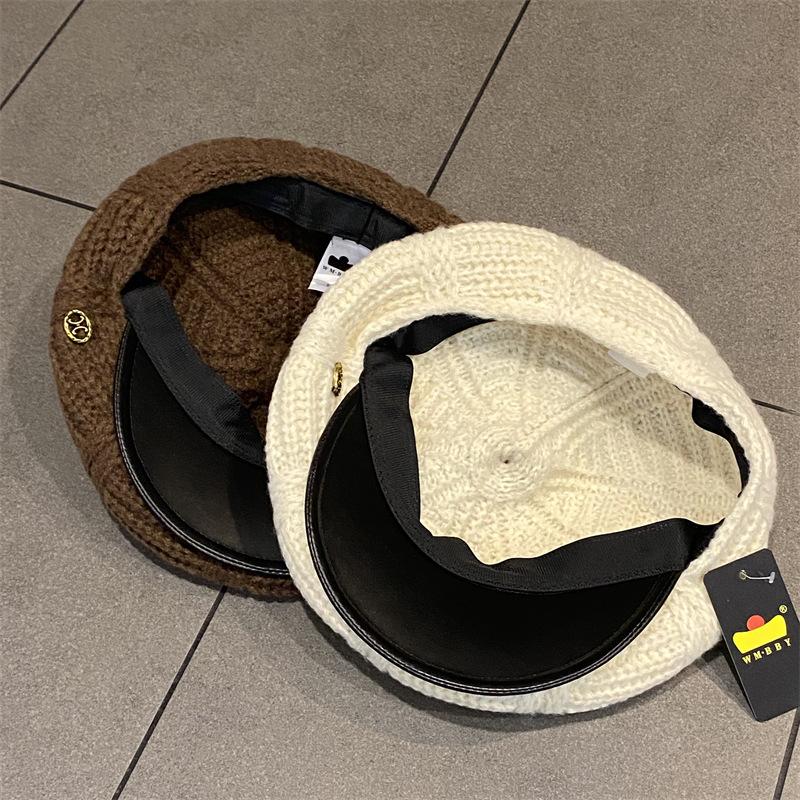 Simple big head circumference knitted beret women's spring and autumn British retro face small octagonal hat PU newsboy hat