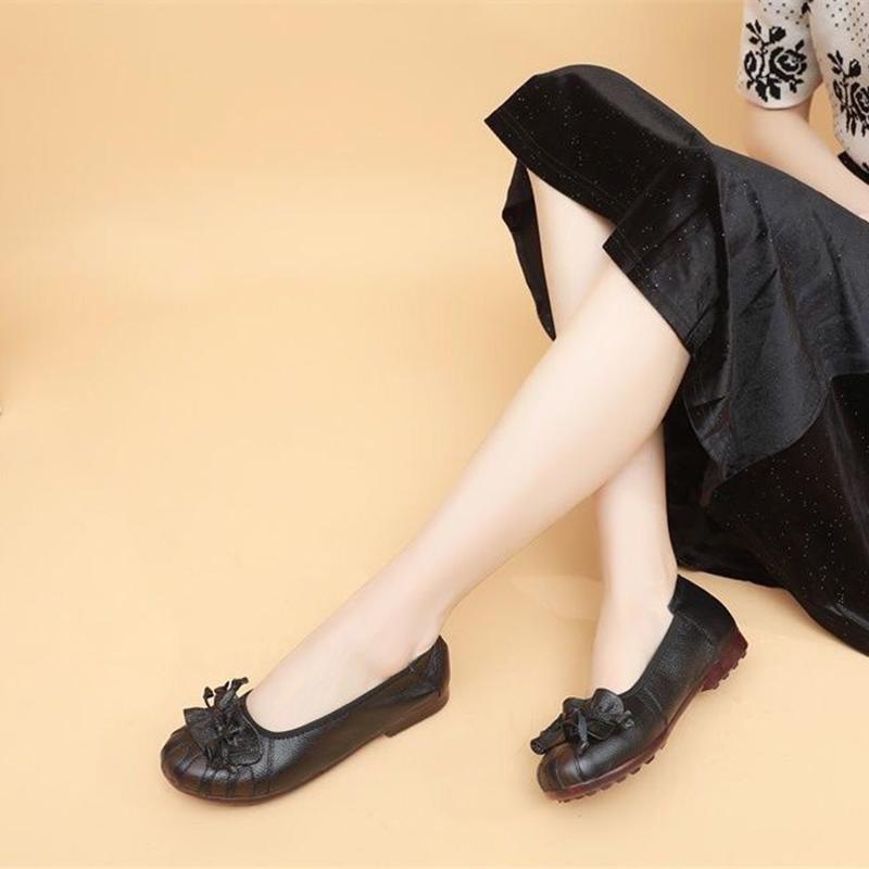 Äkta Läder Mjuka Botten Skor Medelålders Damskor Vår och Höst Halkfri Botten Rund Tå Platt Botten Låg Utskärning Damskor