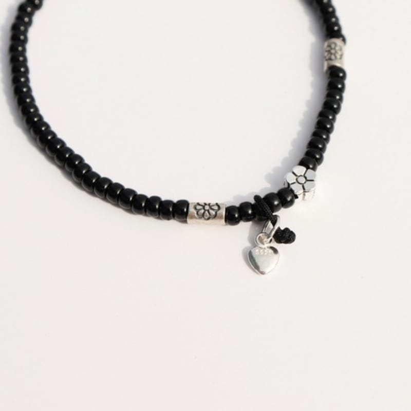 BONBEAU Silver Flower Charms Black Beads Bracelet Silver Flower Charm Black Bead Banding Bracelet