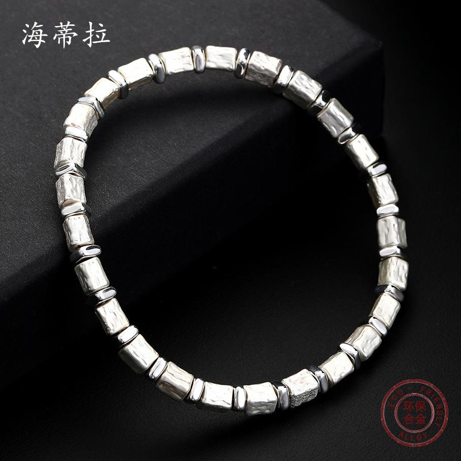 Neues silbernes quadratisches umweltfreundliches Legierung elastisches Armband, kleines klares vielseitiges Modearmband für Damen