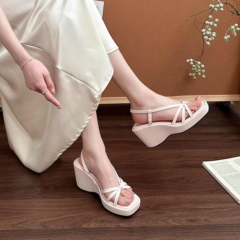 European and American style casual sandals summer fashion new slope heel thick sole square head cover toe beach wear women's cool slippers
