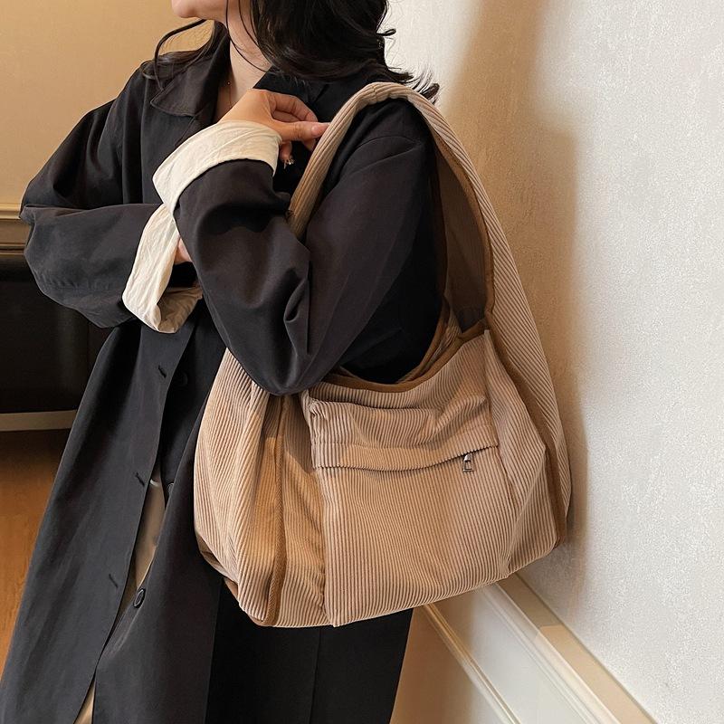 New Winter Corduroy Shoulder Bag Women Fashi Large Capacity Tote Handle Bag Comfortable and Versatile Texture Commuting Bag