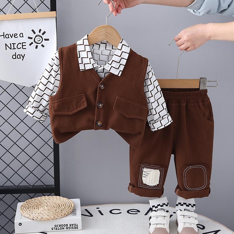 

Детский комплект из трех предметов с длинными рукавами для мальчиков, жилет, куртка, простая рубашка, повседневные джинсовые брюки, комплект для малышей от 0 до 5 лет L коричневый