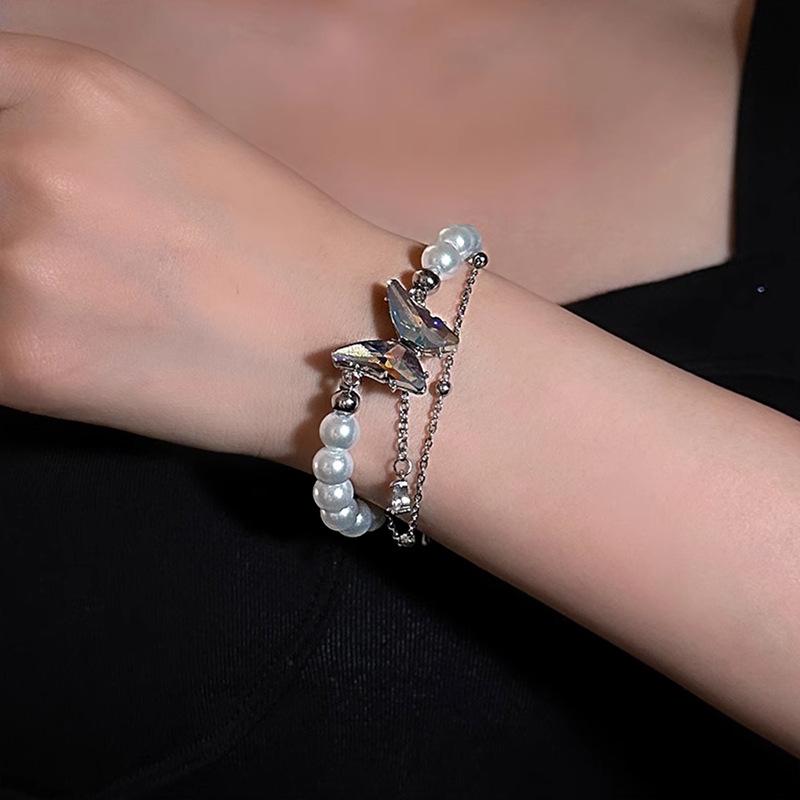 Exquisite Light Luxury Butterfly Pearl Bracelet for Women - High-End Design, Perfect for Students and Best Friends