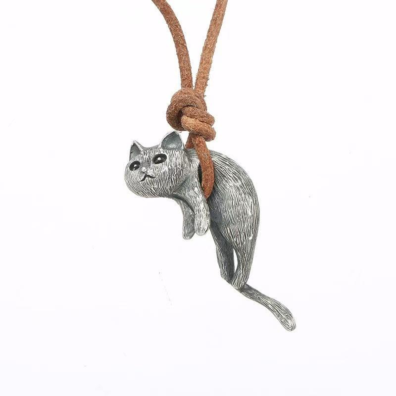 European Retro "Be Your Cat" Hand-Carved Cat Pendant Necklace for Couples