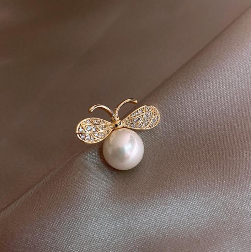 Little Bee Brooches Imitation Pearls Insect Brooch Women Delicate Crystal Rhinestone Pin for Girl Cute Jewelry Gifts