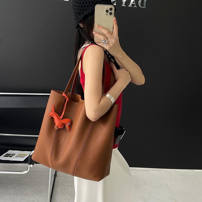 Crossbody Bag, Large-capacity Tote Bag, Niche High-end, Light Luxury Single-shoulder Commuter Bag