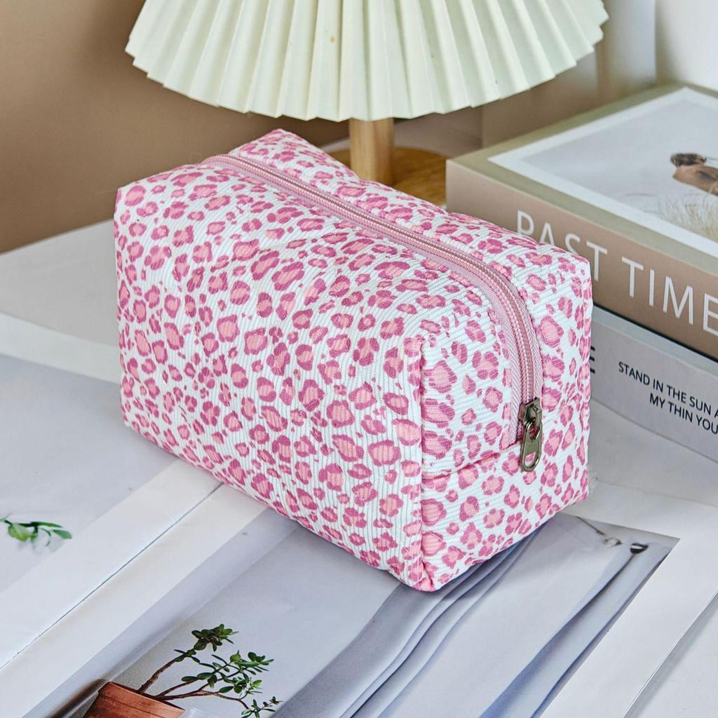 Large Capacity Little Bear Print Makeup Bag – Portable Girlish Polyester Toiletry Storage