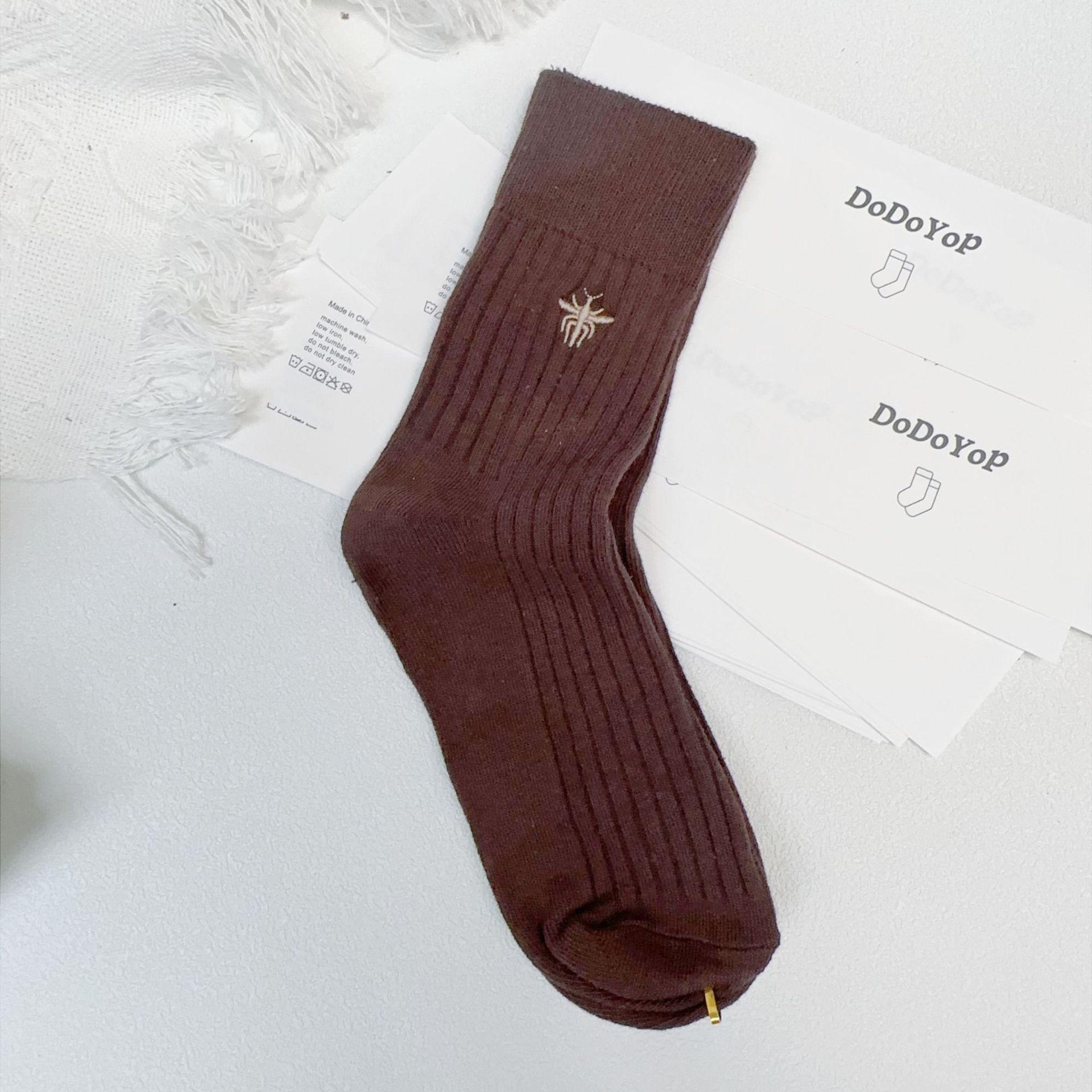 

Embroidered Bee Socks Mid-Tube Socks Catwalk The Same Trendy Solid Color Cotton Socks Vertical Striped Double Needle Socks кавовий