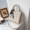 Textured Largecapacity Underarm Handbag Bag Women's Spring and Summer New Trendy Fashion Messenger Portable Tote Bag