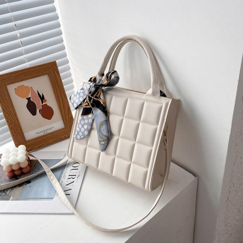 Textured Largecapacity Underarm Handbag Bag Women's Spring and Summer New Trendy Fashion Messenger Portable Tote Bag
