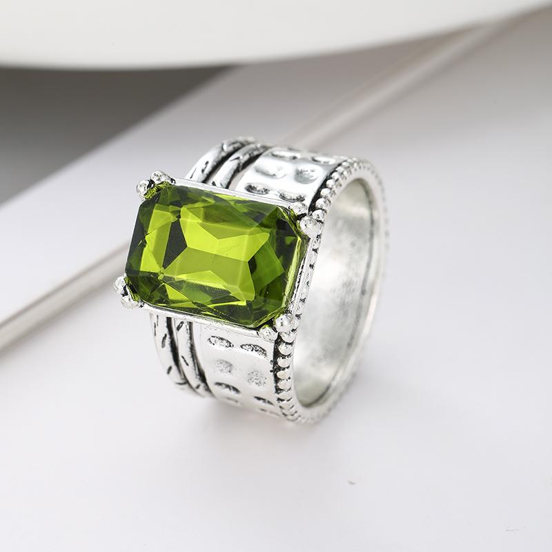 Retro Trendy Green Color Square Inlaid Zircon Ring, Suitable for Women s Personalized Daily Holiday Accessories and Gifts 9