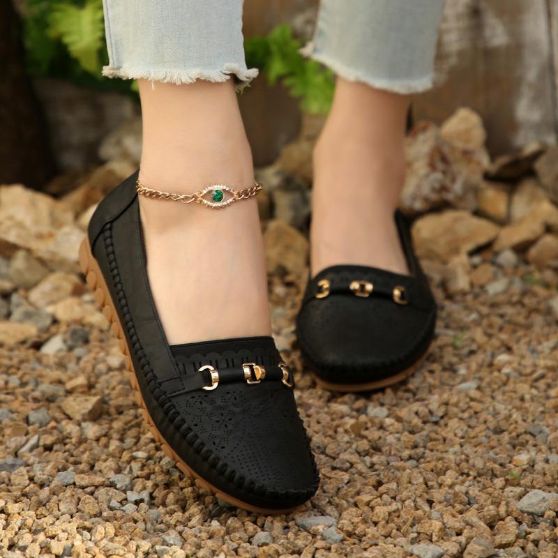 Fashion Plus Size 2025 Hot Sale Women's Bean Flats Outdoor Metal Decoration Soft Bottom Slip on Flats Breathable Casual Walking Shoes