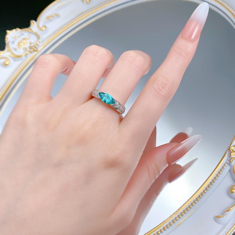 Inlaid 5 * 10Mm Horse Eye Green Diamond Personalized Ring Female Simple Daily Style